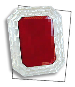 Rectangular Troca shell picture frame in brick design